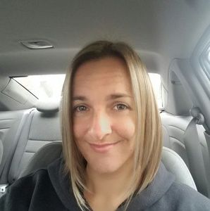 Meet your Posher, Caitlin